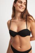 NA-KD Smockad bikini-BH med bygel - Black