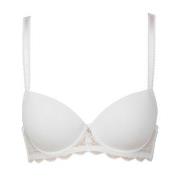 Trofe Julia Padded Bra BH Vit polyamid D 90 Dam