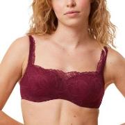 Triumph BH Body Make-Up Illusion Lace Balconette Vinröd E 85 Dam