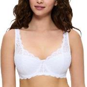Triumph BH Amourette Wired Bra With Lace Vit A 95 Dam