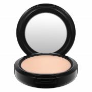 MAC Studio Fix Powder Plus Foundation (olika nyanser) - NW10