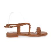 Frau Sandals Brown, Dam