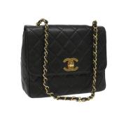 Chanel Vintage Förhandsägd Svart Läder Chanel Axelväska Black, Dam