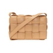 Bottega Veneta Vadderad kassett axelväska Beige, Dam