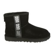 UGG Klassisk Svart Ankelboot Black, Dam