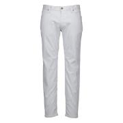 Alberto Jeans Gray, Herr