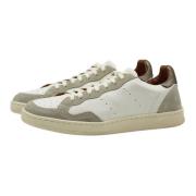 Elia Maurizi Taupe Mocka Sneaker med Lärdetaljer Multicolor, Dam