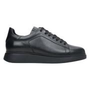 Estro Svarta läder låga sneakers redo för äventyr Black, Herr