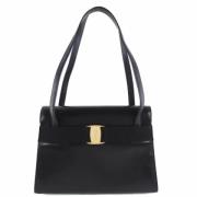 Salvatore Ferragamo Pre-owned Pre-owned Tyg axelremsvskor Black, Dam