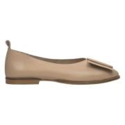 Estro Beige Läder Ballet Flats med Dekorativt Prydnad Beige, Dam