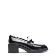 Stuart Weitzman Modern Loafer med 40-mm Blockklack Black, Dam