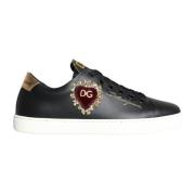 Dolce & Gabbana Svarta Sacred Heart Studded Sneakers Black, Dam