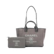 Chanel Vintage Pre-owned Laeder totevskor Gray, Dam