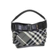 Burberry Vintage Pre-owned Nylon axelremsvskor Gray, Dam