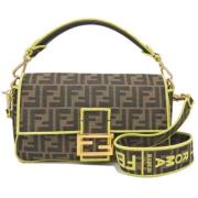 Fendi Vintage Pre-owned Canvas axelremsvskor Yellow, Dam