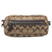 Coach Pre-owned Pre-owned Canvas axelremsvskor Brown, Dam