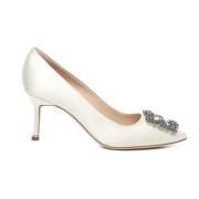 Manolo Blahnik Vita Satinpumps med Kristallspänne White, Dam