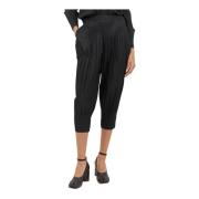 Issey Miyake Veckade Fluffy Tapered Byxor Black, Dam