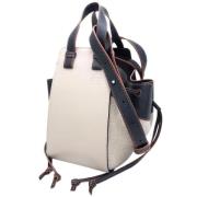 Loewe Pre-owned Pre-owned Canvas axelremsvskor Beige, Dam