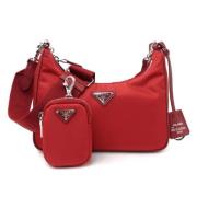 Prada Vintage Pre-owned Canvas axelremsvskor Red, Dam