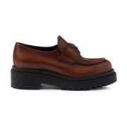 Prada Brun Loafer Skor Elegant Moccasin Stil Brown, Dam