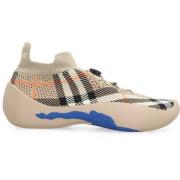 Burberry Stickade Slip-On Sneakers med Dragsko Beige, Dam