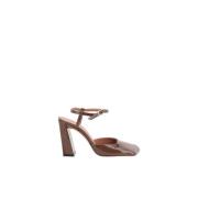 Amina Muaddi Sculptural Heel Pumps med ankelrem Brown, Dam