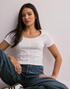 Levi's - Vit - Mars Corset Tee