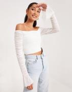 Nelly - Vit - Off Shoulder Mesh Top