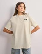 The North Face - Vit - W S/S Essential Oversize Tee