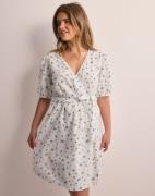 JDY - Blommig - Jdymace 2/4 Wrap Dress Wvn