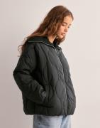 Only - Svart - Onlvanora Quilted Jacket Otw