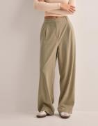 Pieces - Beige - Pcpruisa Lw Baggy Pants Bc