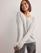 Only - Grå - Onlcamilla V-Neck L/S Pullover Knt