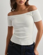 Nelly - Vit - Rib Off Shoulder Top