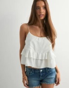 Nelly - Vit - Volume Flounce Top