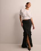 Nelly - Svart - Delicate Lace Skirt