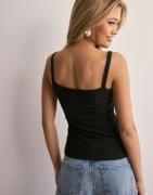 Nelly - Svart - Lovely Strap Top