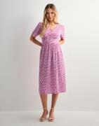 Pieces - Blommig - Pctala Ss Midi Dress Noos Bc