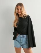 Nelly - Svart - Wide Sleeve LS Top