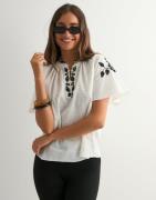 Vero Moda - Vit - Vmquinn Ss Top Wvn Ga