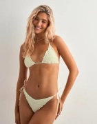 Nelly - Vit - Smock Frill Triangle