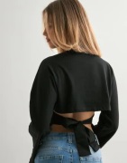 Nelly - Svart - Open Back Tie LS Top