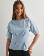 Nelly - Blå - Waist Focus Tee