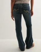 Nelly - Blå - Low Waist Bootcut Stitch Jeans