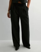 Only - Svart - Onlreina Hw Pleat Str Pins Pant Tlr