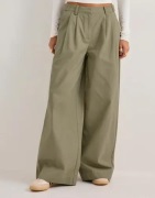 Nelly - Grön - Relaxed Strap Pants