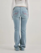 Nelly - Blå - Low Waist Bootcut Stitch Jeans