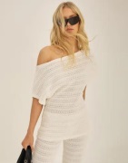 Nelly - Vit - Crochet Slit Top