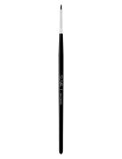 Suva Beauty Artist Brush Two Twenty Ögonskuggsborste Black SUVA Beauty